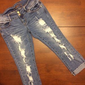 Rue 21 denim ripped Capri